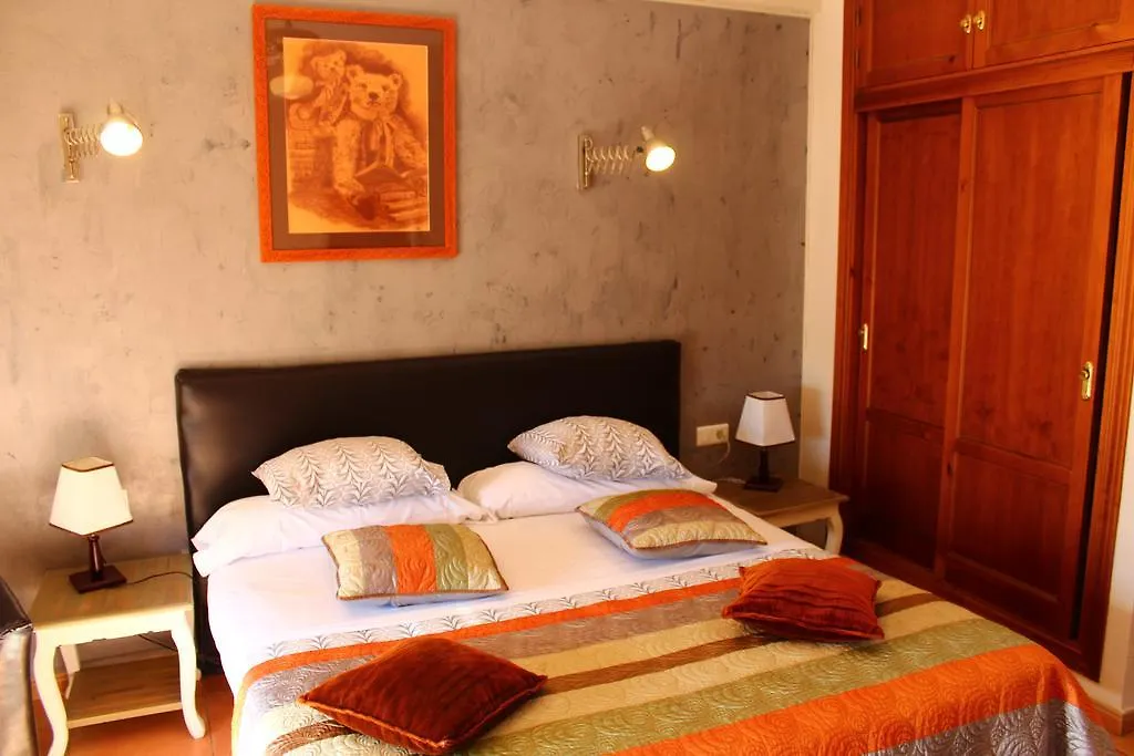 ** בית הארחה נרחה Hostal Don Peque Adult Recommended ספרד